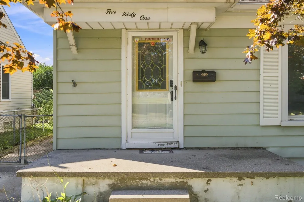 531 Highland Avenue Clawson City, MI 48017