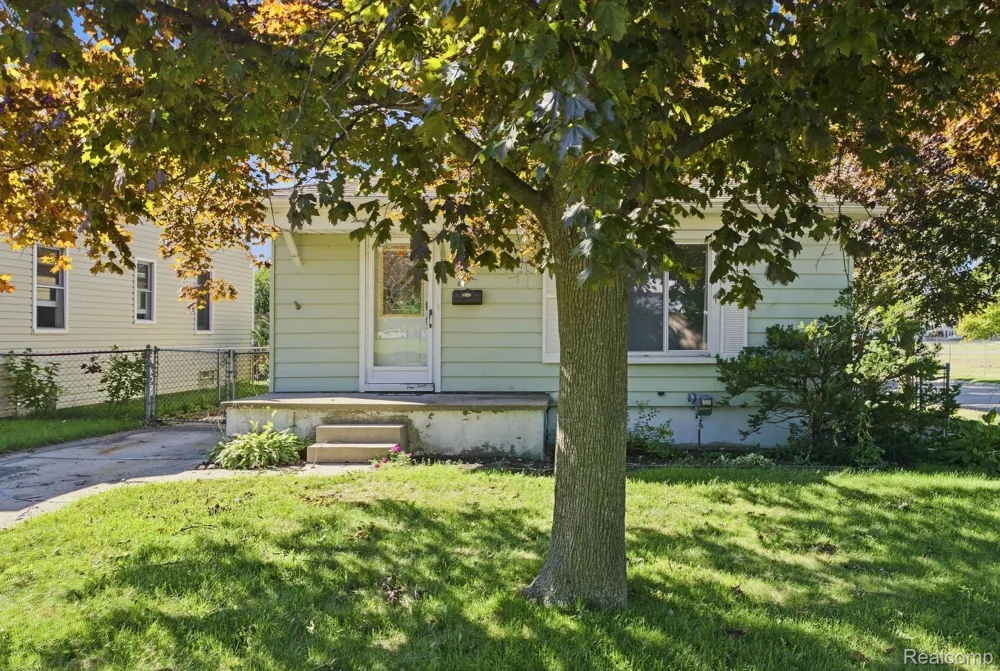 531 Highland Avenue Clawson City, MI 48017