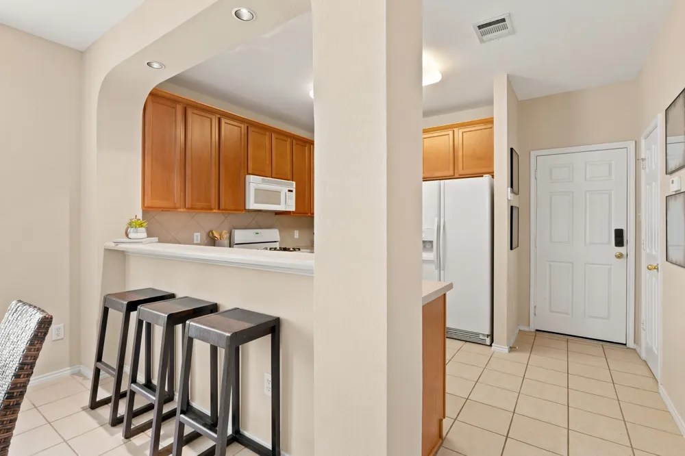 1900 Scofield Ridge Parkway #202 Austin, TX 78727