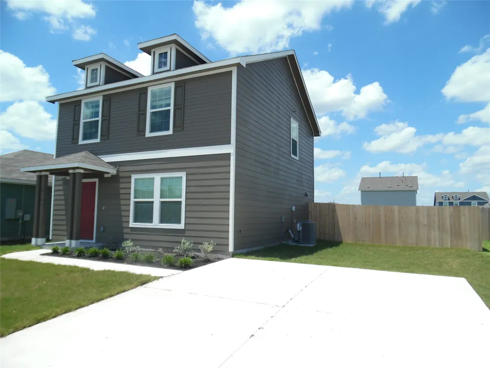 2307 TORNADO Alley Lockhart, TX 78644