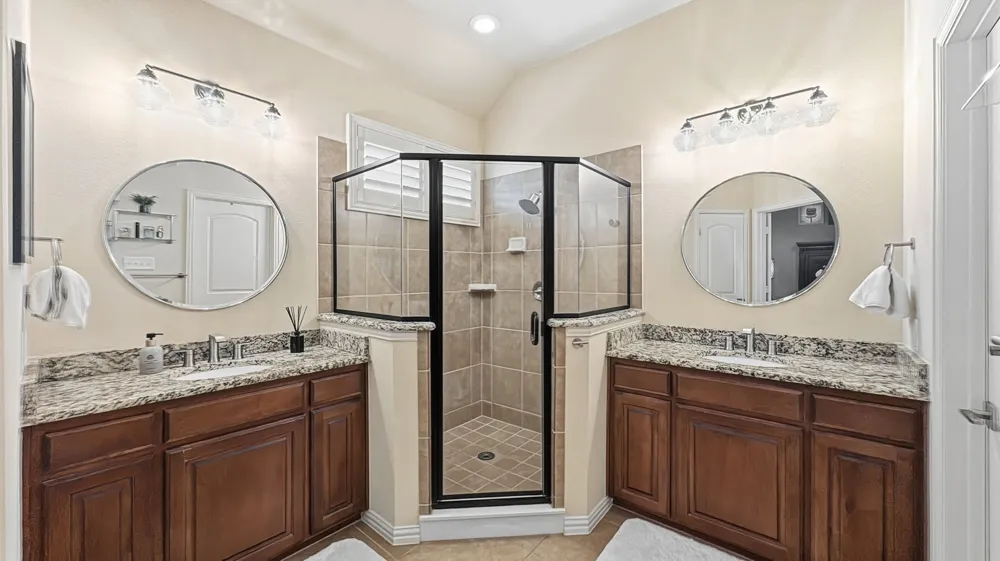6441 Naples Drive Irving, TX 75039