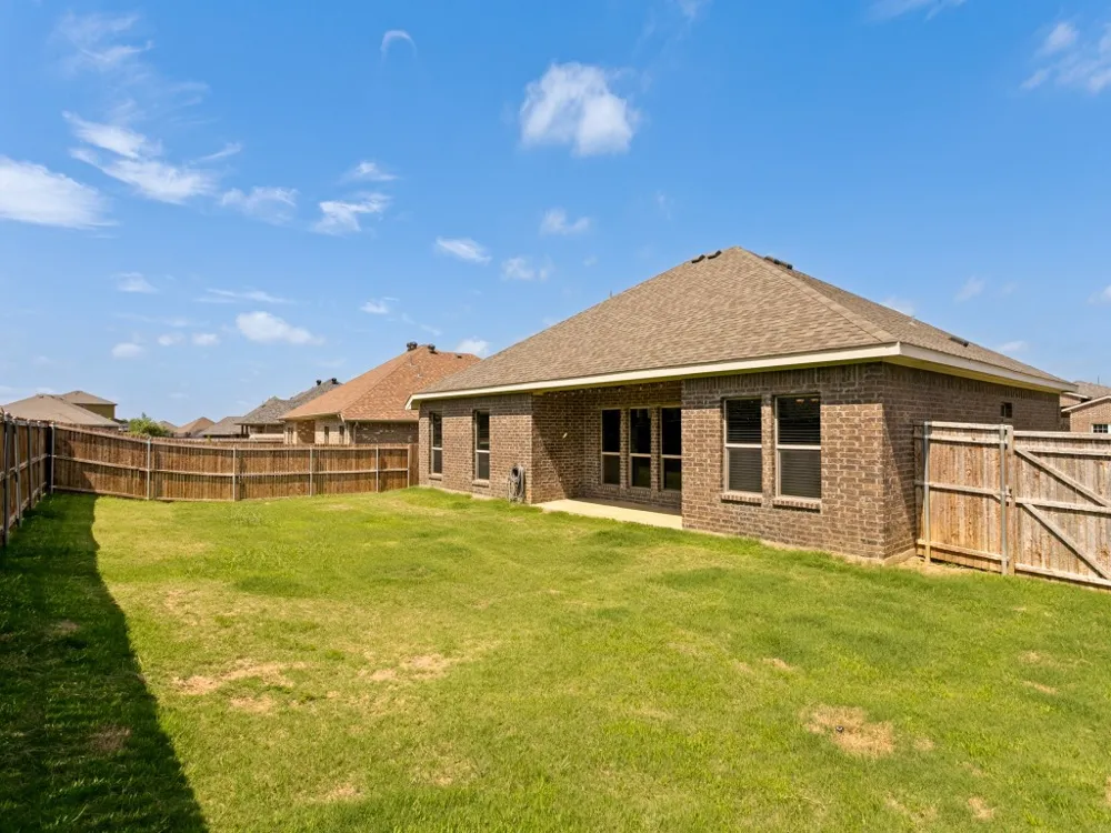 4009 Kensington Drive Sanger, TX 76266