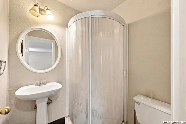 215 ROSWELL CYN San Antonio, TX 78245