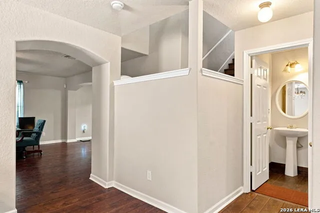 215 ROSWELL CYN San Antonio, TX 78245