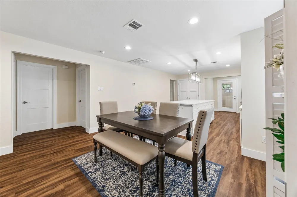216 E 32nd Street Houston, TX 77018