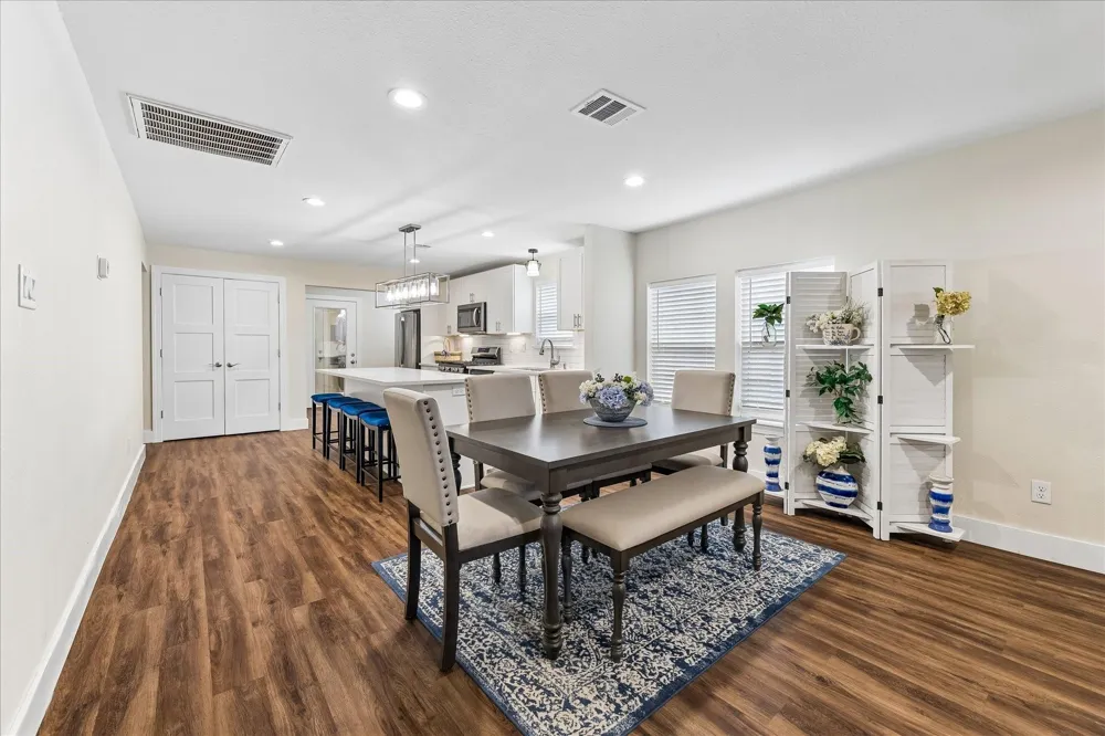 216 E 32nd Street Houston, TX 77018