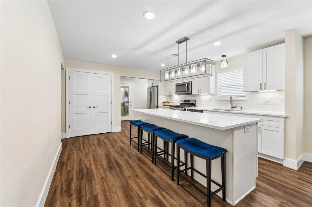 216 E 32nd Street Houston, TX 77018