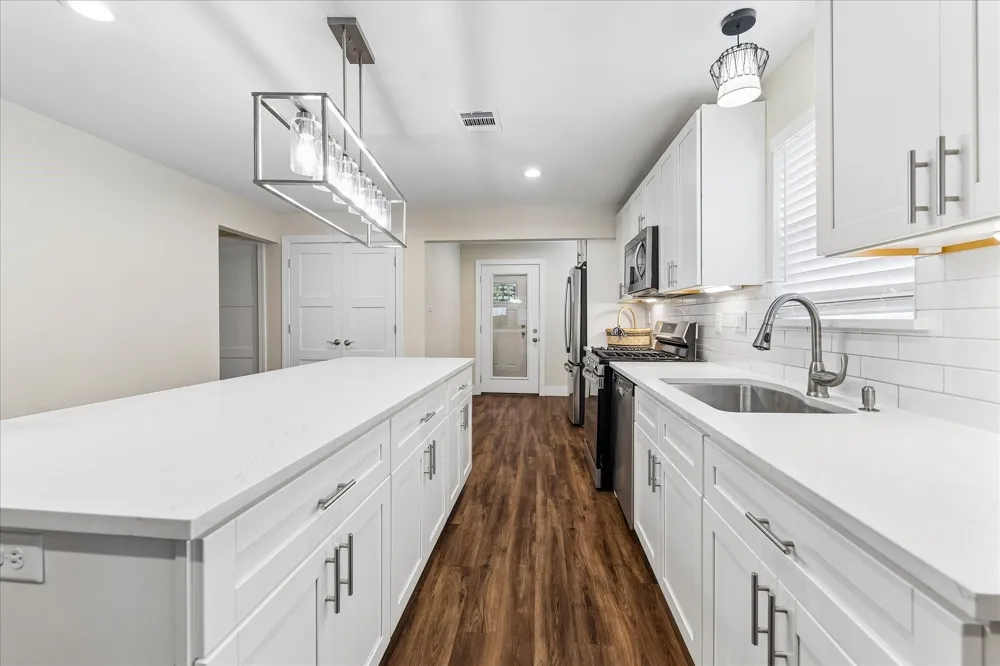 216 E 32nd Street Houston, TX 77018