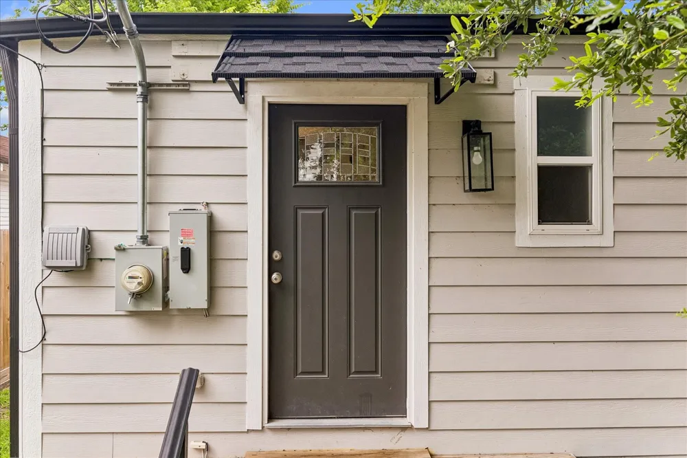216 E 32nd Street Houston, TX 77018