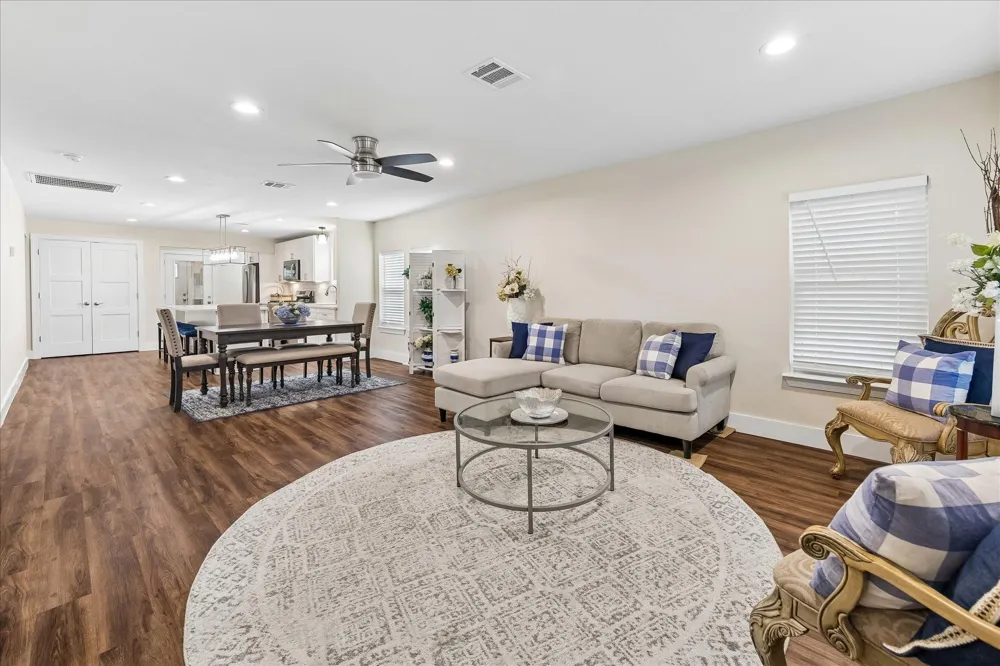 216 E 32nd Street Houston, TX 77018