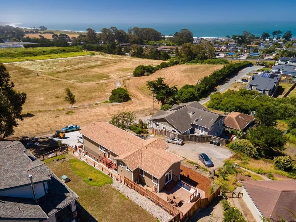 599 Alto Avenue Half Moon Bay, CA 94019