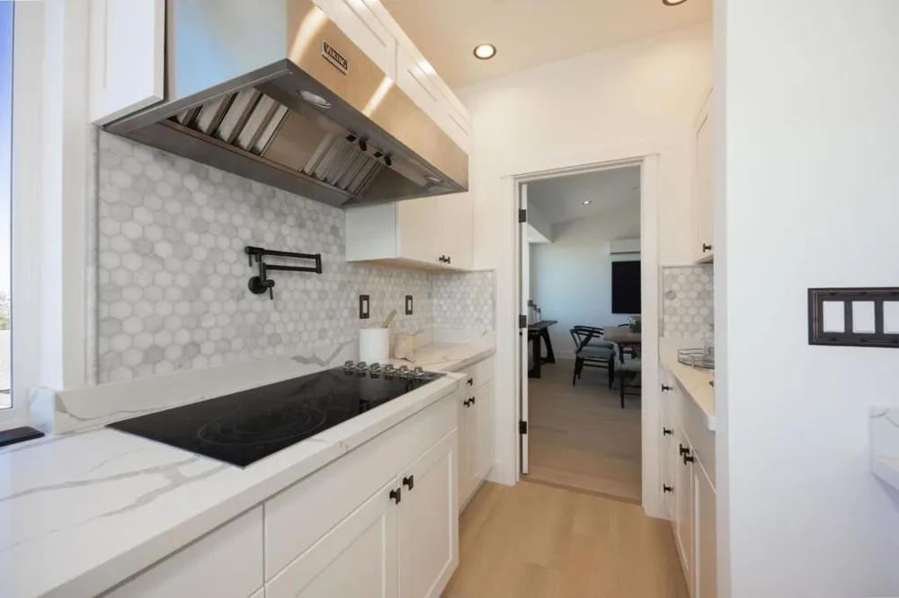 599 Alto Avenue Half Moon Bay, CA 94019
