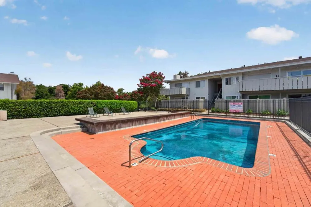 255 S Rengstorff Avenue #42 Mountain View, CA 94040