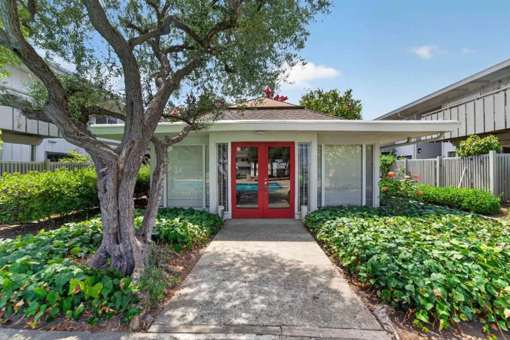 255 S Rengstorff Avenue #42 Mountain View, CA 94040
