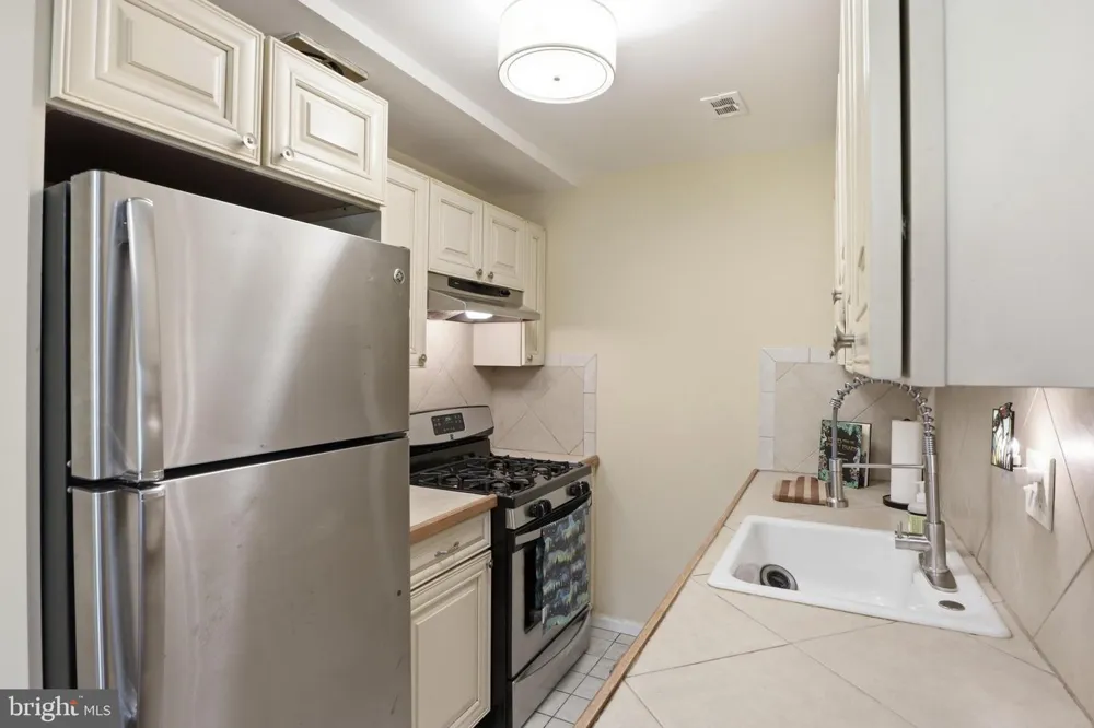 8910 16TH STREET #8910 Silver Spring, MD 20910
