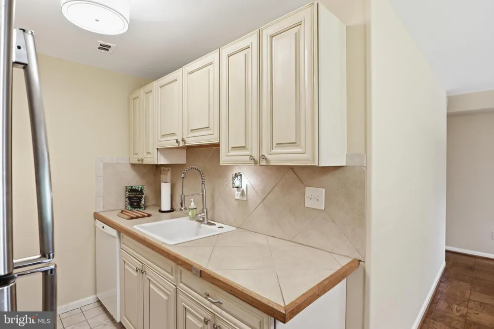 8910 16TH STREET #8910 Silver Spring, MD 20910