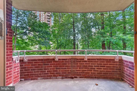 5802 NICHOLSON LANE #2-301