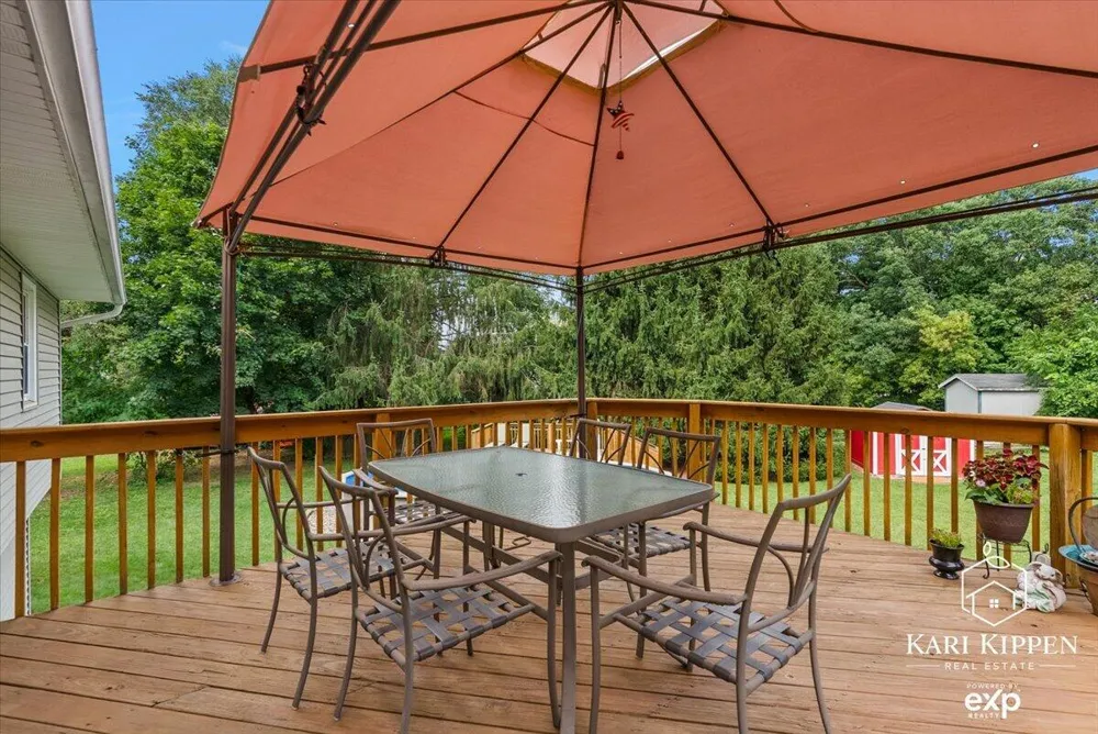 2761 Danube Lane NE Grand Rapids, MI 49525