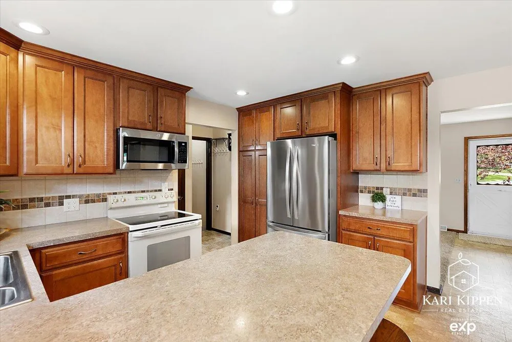 2761 Danube Lane NE Grand Rapids, MI 49525