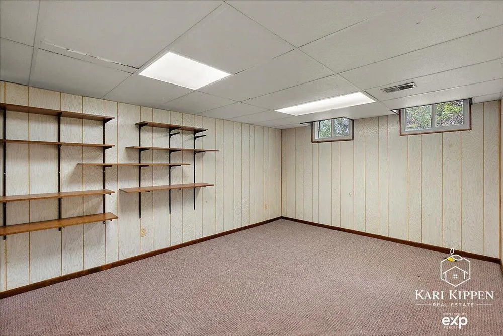 2761 Danube Lane NE Grand Rapids, MI 49525