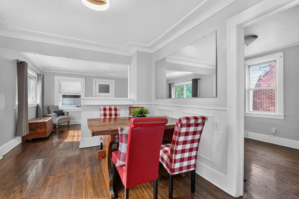 2022 Hampton Road Grosse Pointe Woods City, MI 48236