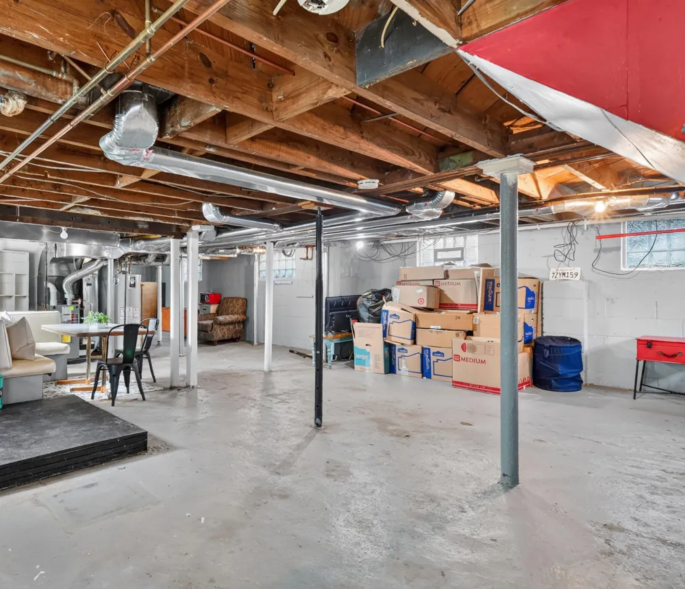2022 Hampton Road Grosse Pointe Woods City, MI 48236