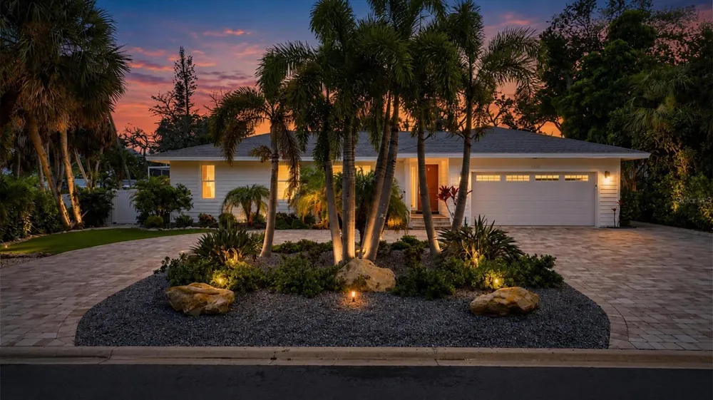 5333 SIESTA COURT Sarasota, FL 34242