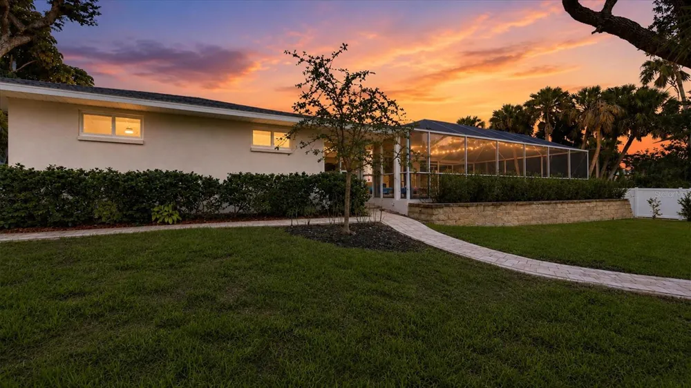 5333 SIESTA COURT Sarasota, FL 34242