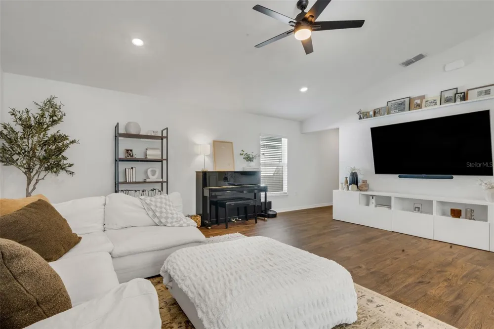 6497 POLLY LANE Lakeland, FL 33813