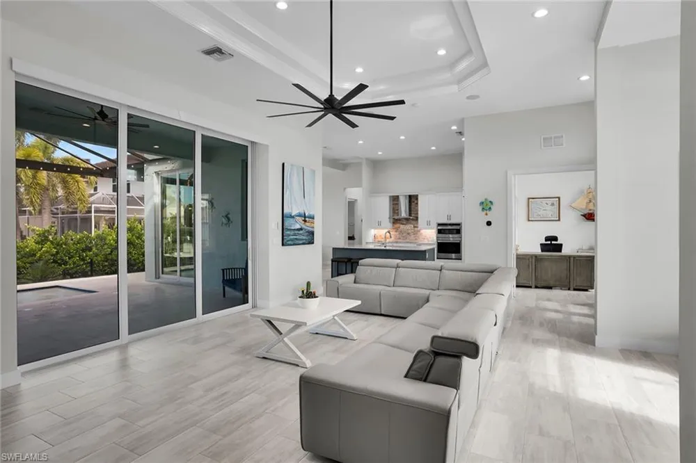 384 S Heathwood Drive Marco Island, FL 34145