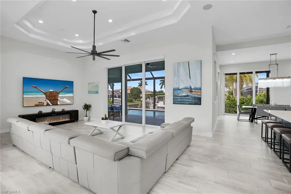 384 S Heathwood Drive Marco Island, FL 34145