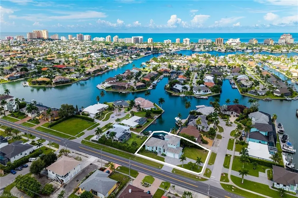 384 S Heathwood Drive Marco Island, FL 34145
