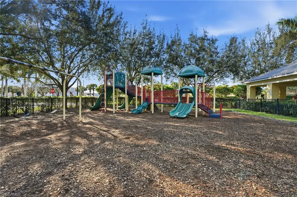2767 Citrus Street Naples, FL 34120