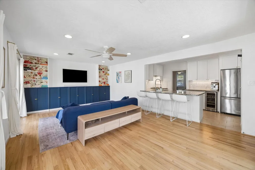1232 Chantilly Lane Houston, TX 77018