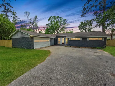 910 Royal Oak Drive