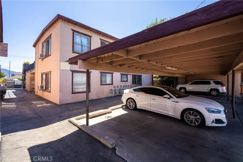7301 Vineland Sun Valley, CA 91352