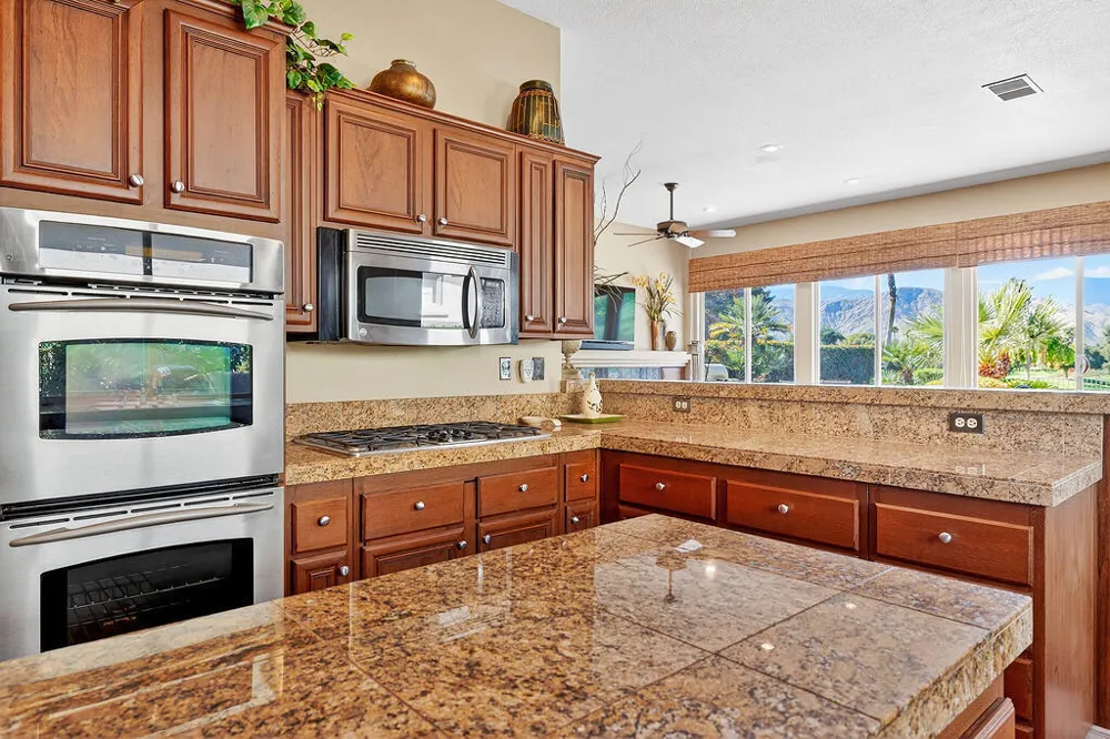 128 Kavenish Drive Rancho Mirage, CA 92270