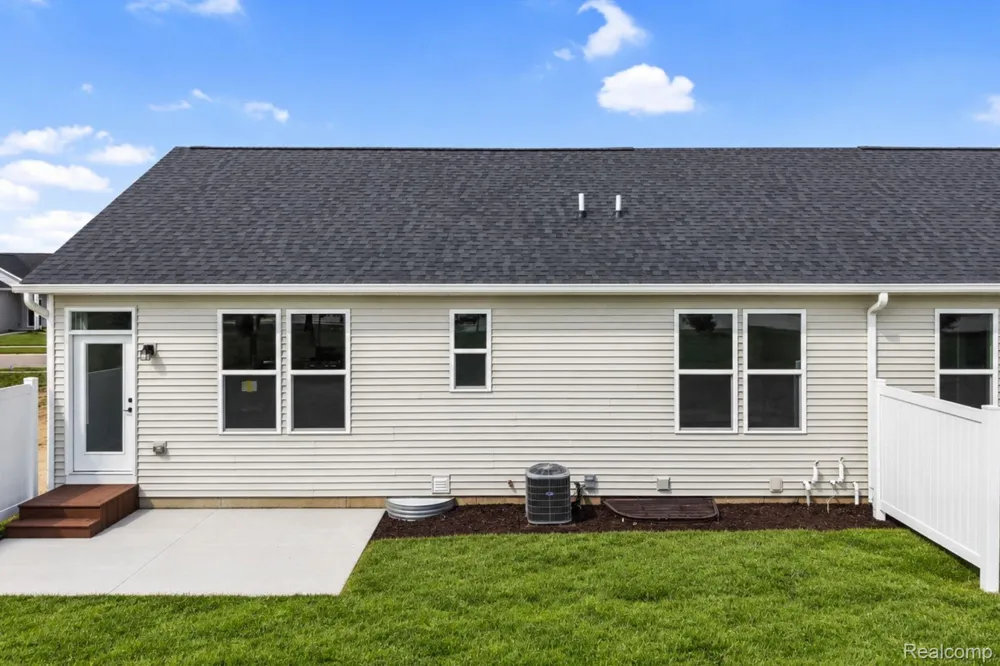 2295 Gilder Drive Marion Township, MI 48843