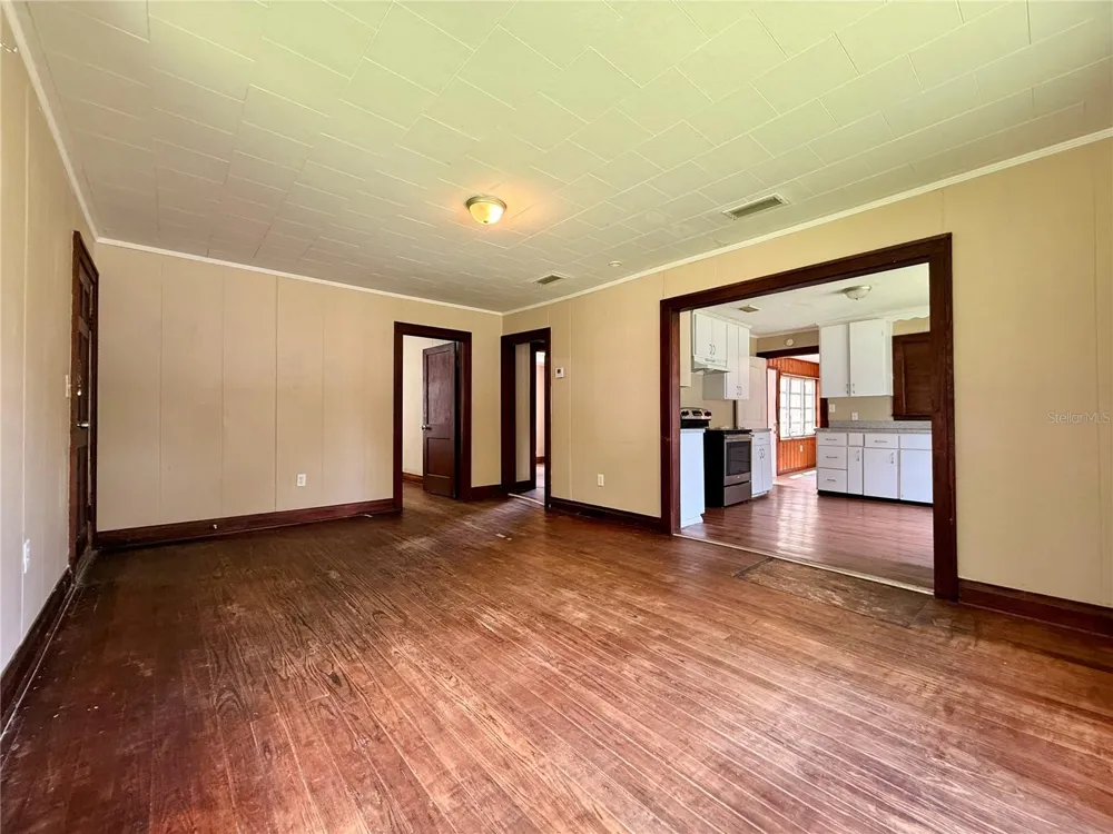 5141 3RD STREET Zephyrhills, FL 33542