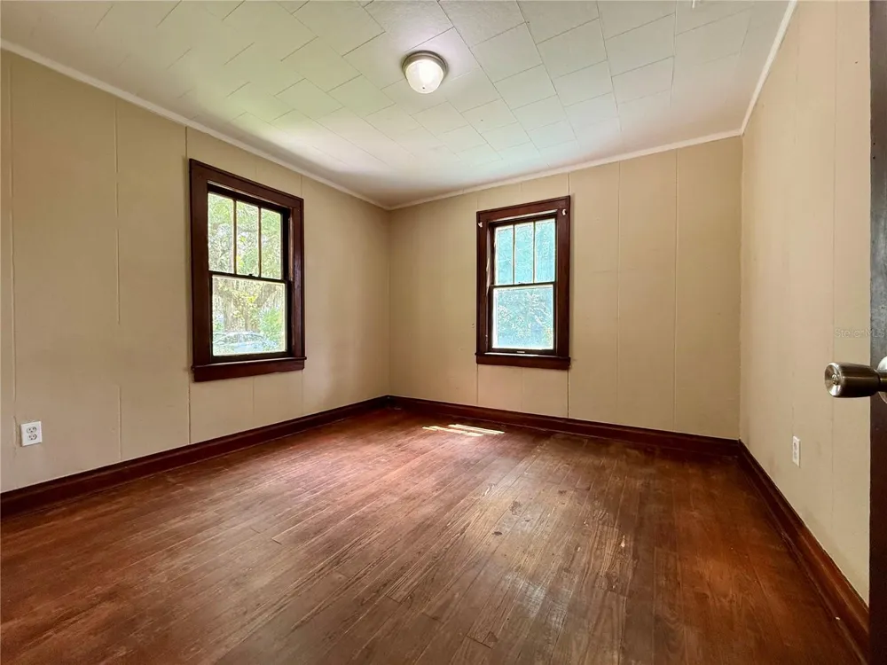 5141 3RD STREET Zephyrhills, FL 33542