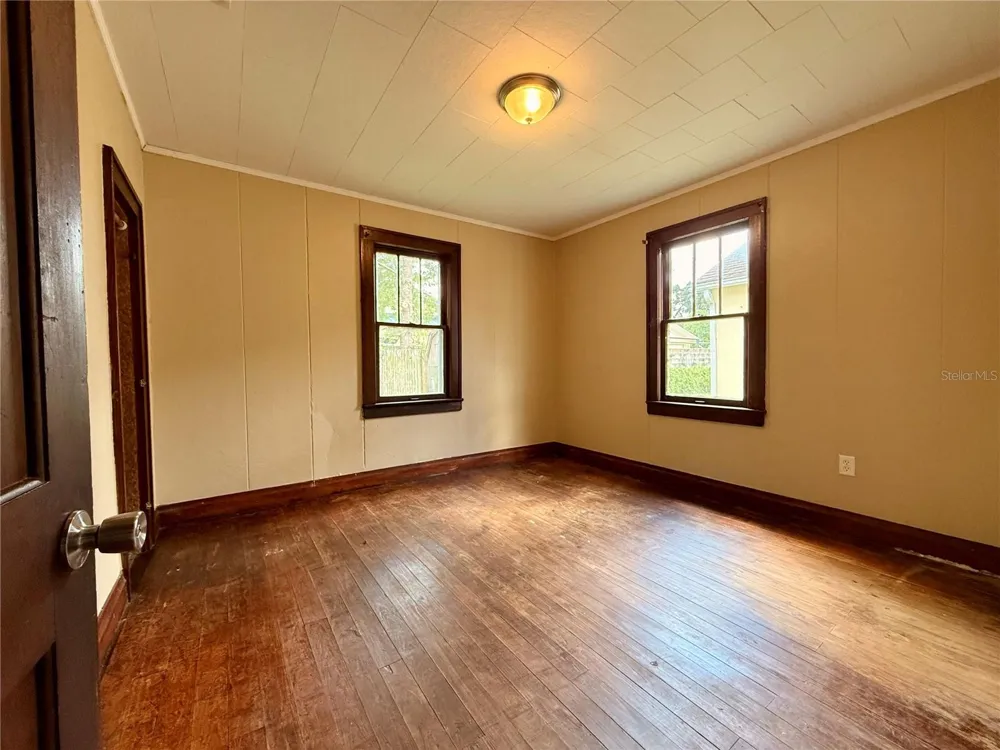 5141 3RD STREET Zephyrhills, FL 33542