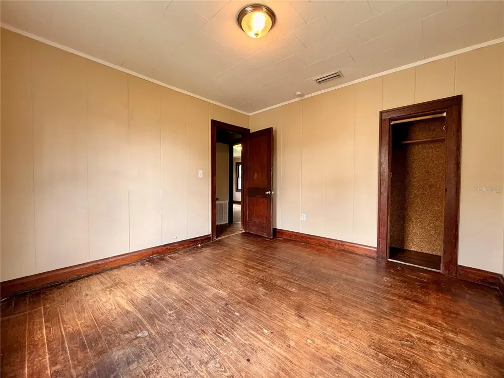 5141 3RD STREET Zephyrhills, FL 33542
