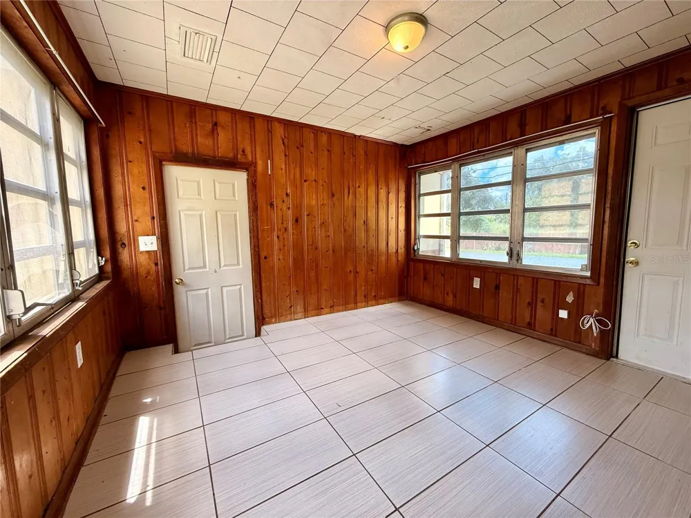 5141 3RD STREET Zephyrhills, FL 33542