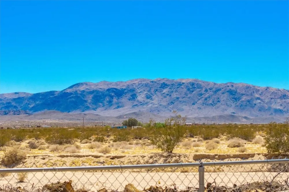 5828 Steeg Road 29 Palms, CA 92277