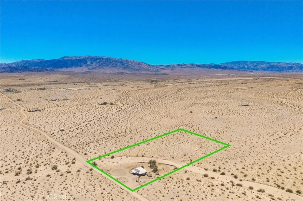 5828 Steeg Road 29 Palms, CA 92277