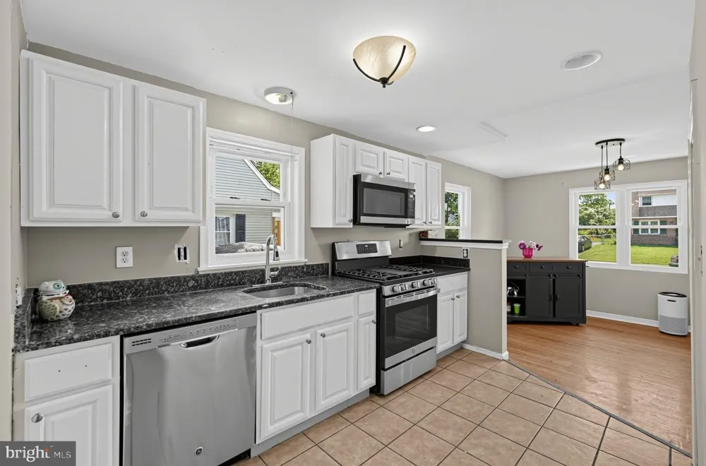 2739 SPRINGHILL ROAD Secane, PA 19018