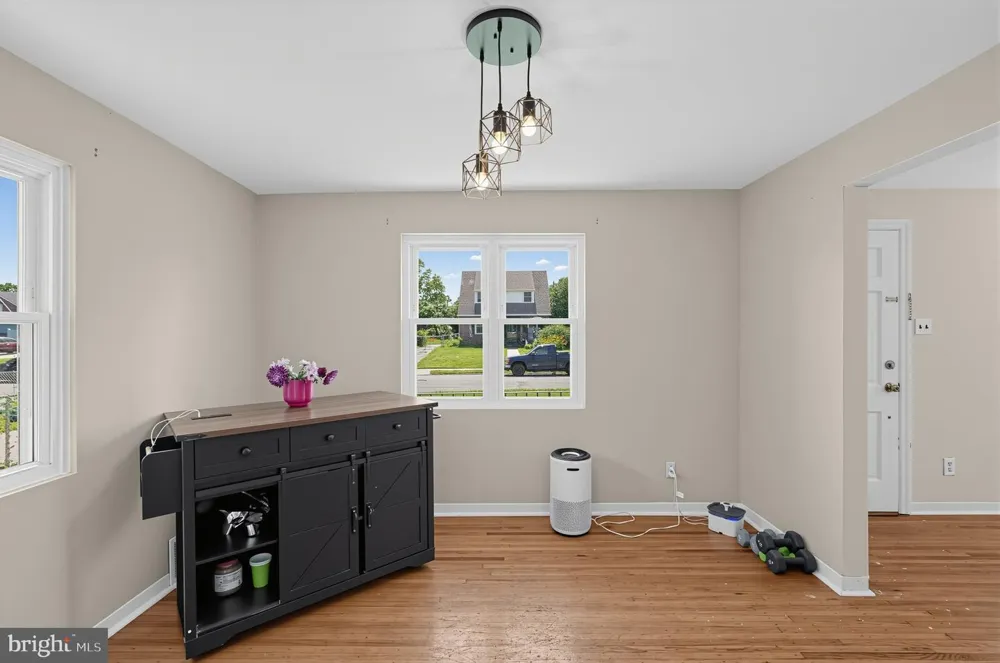 2739 SPRINGHILL ROAD Secane, PA 19018