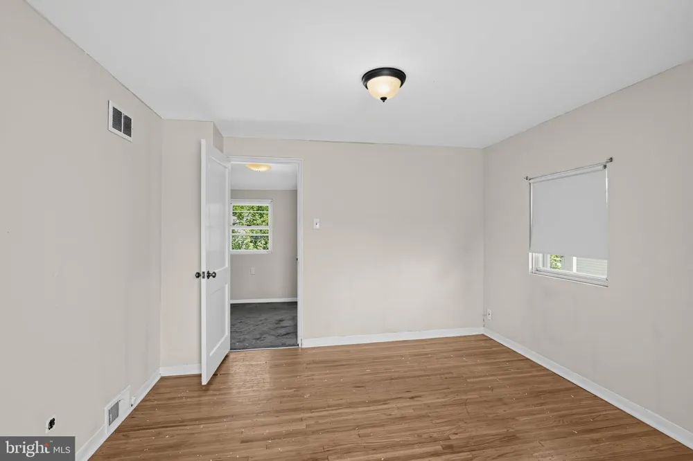 2739 SPRINGHILL ROAD Secane, PA 19018