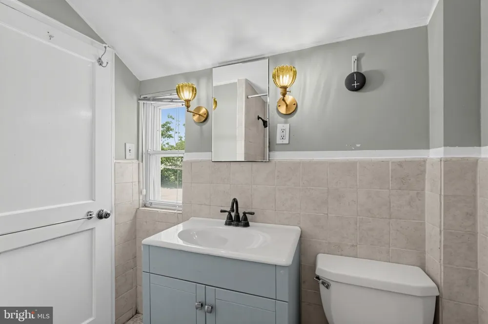 2739 SPRINGHILL ROAD Secane, PA 19018