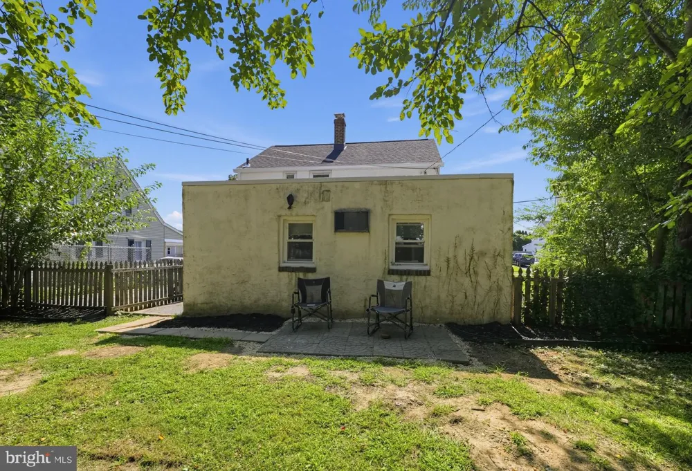 2739 SPRINGHILL ROAD Secane, PA 19018